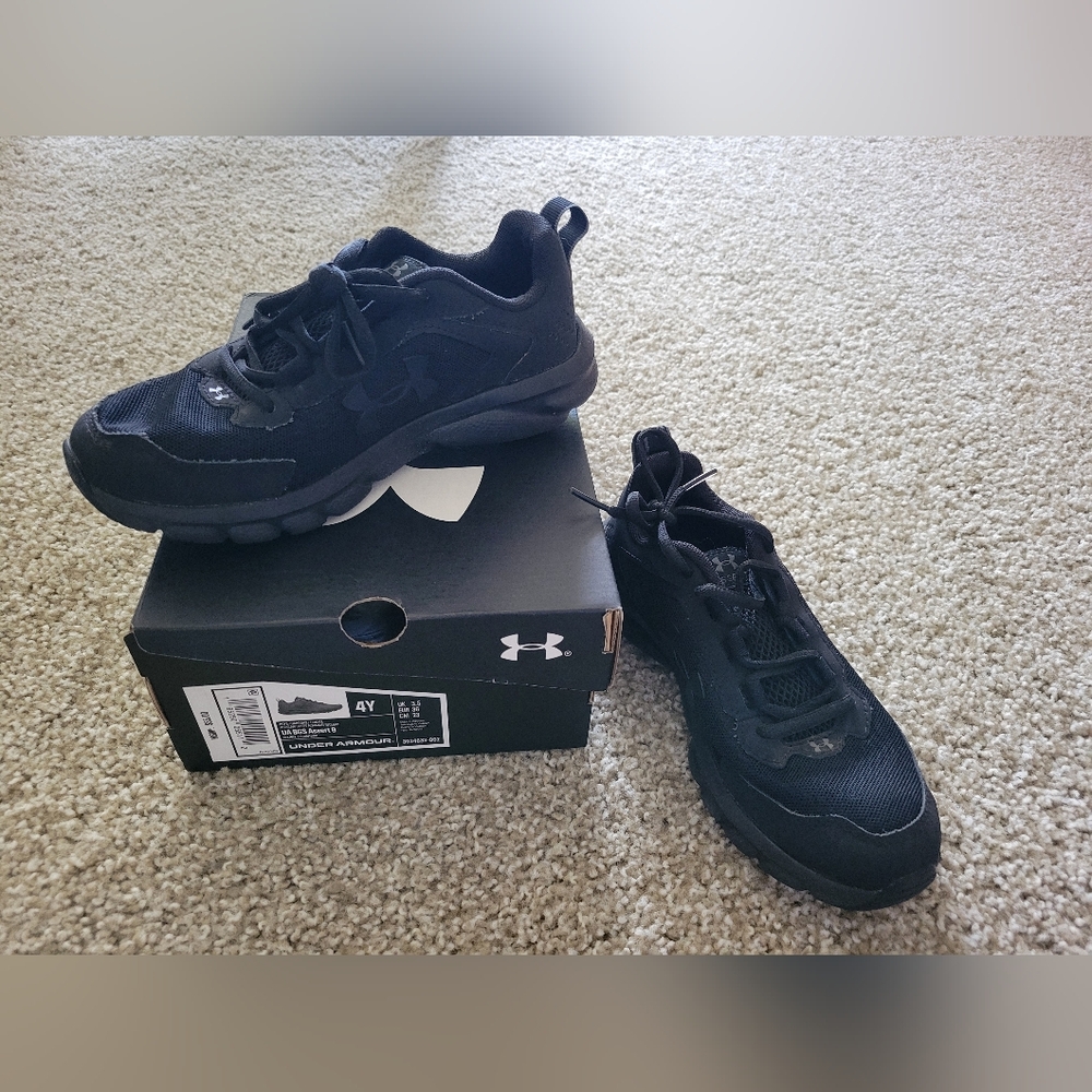 UNDER ARMOUR BOYS
UA BGS Assert9 shoes sneakers